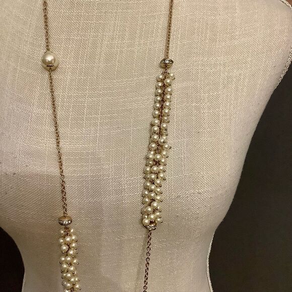 Seeded Faux Pearl Clusters Necklace - Picture 2 of 4